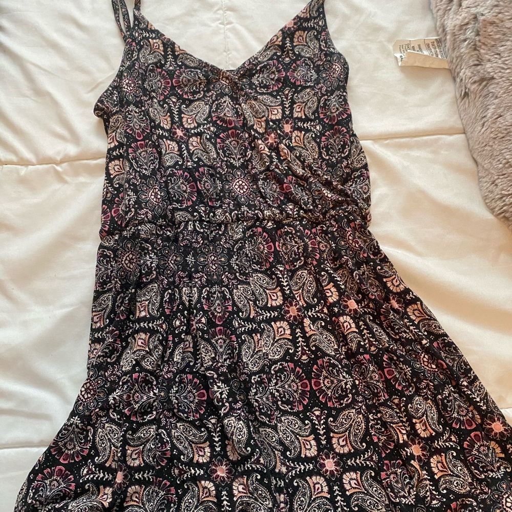 Garage floral patterned sleeveless romper!